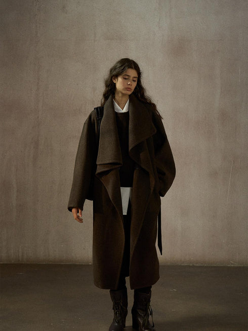 Sculpt Hand-Sewn Wool Coat