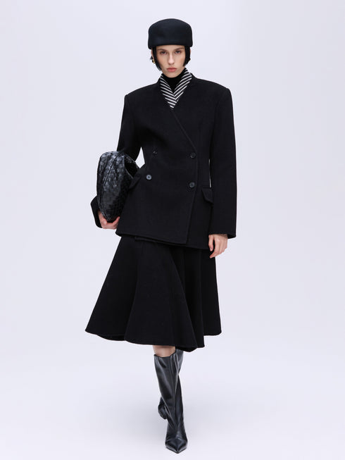 Veste et jupe en laine à col en V