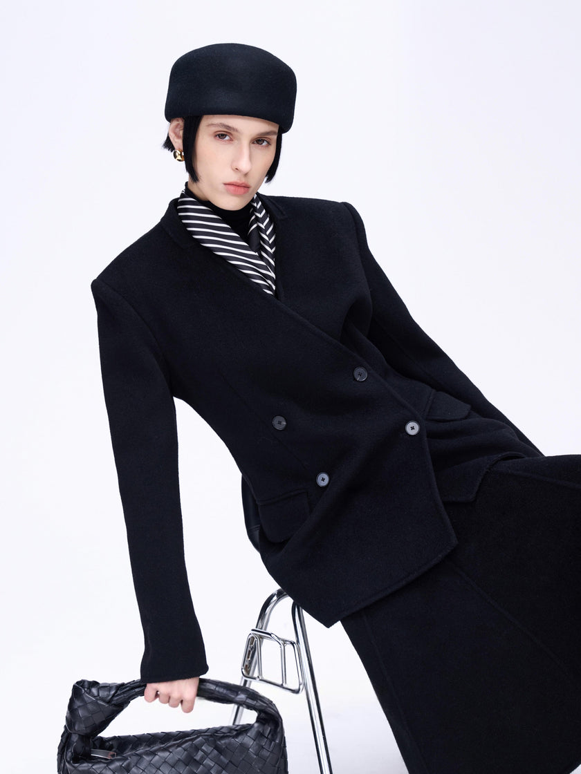 Veste et jupe en laine à col en V