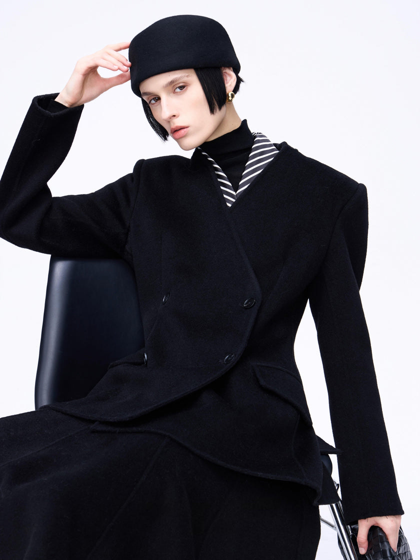 Veste et jupe en laine à col en V