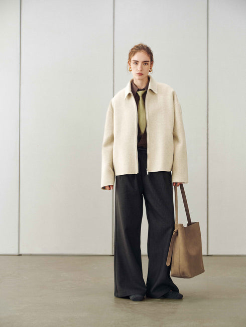Minimalistische Wolljacke mit Reißverschluss