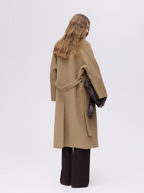 Manteau en laine camel à double boutonnage