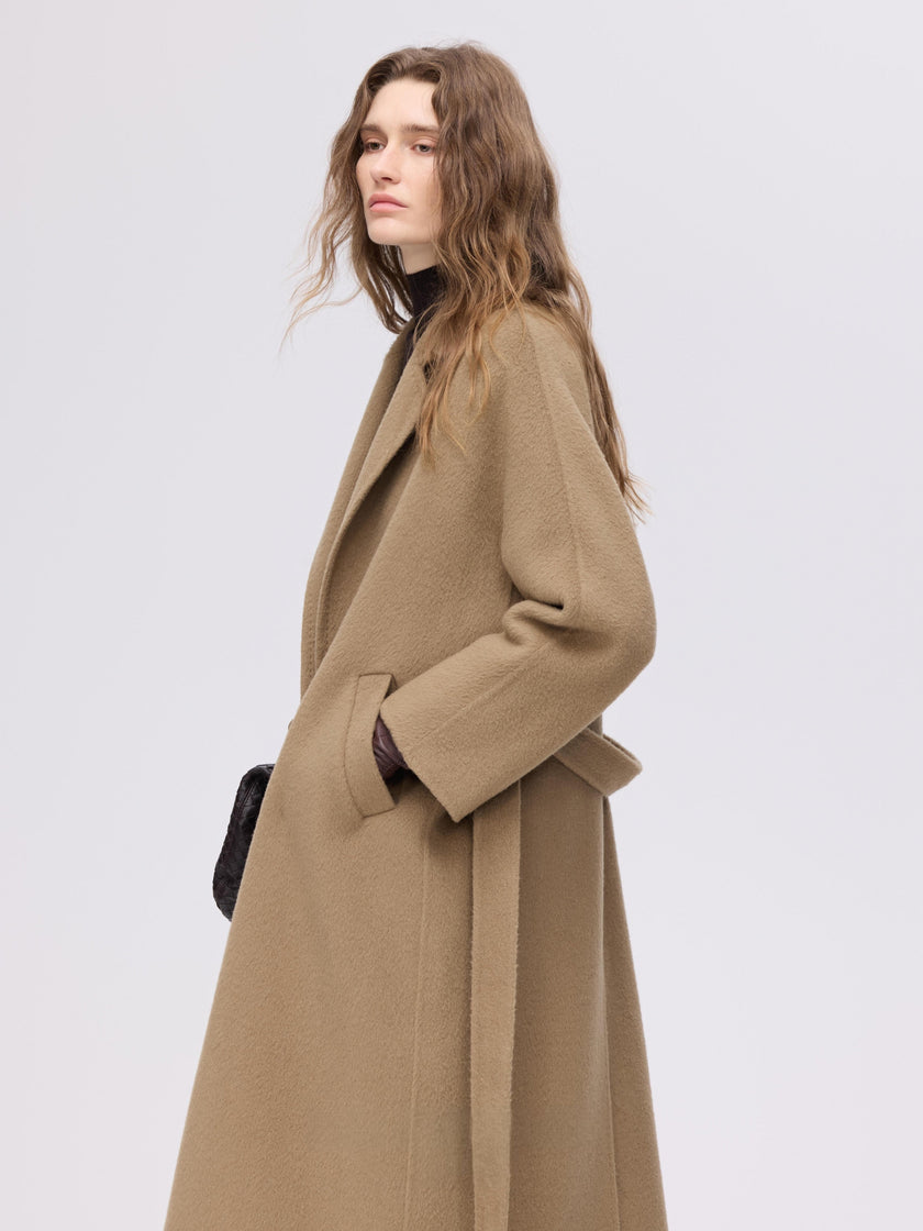 Manteau en laine camel à double boutonnage