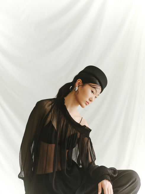 Top Cinder ajustado con velo