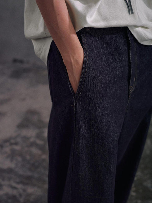 Denim crudo de corte curvo