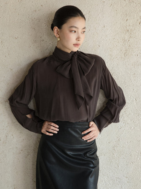 Serein Scarf-Collar Blouse