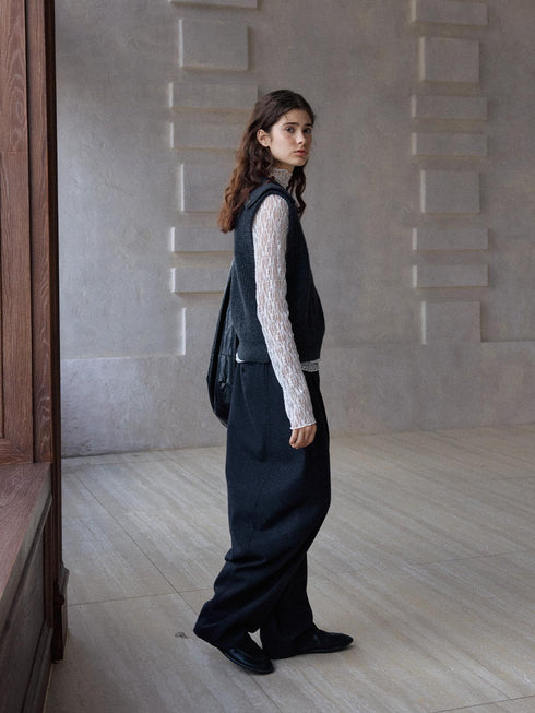 Elarin Wool Banana Pants