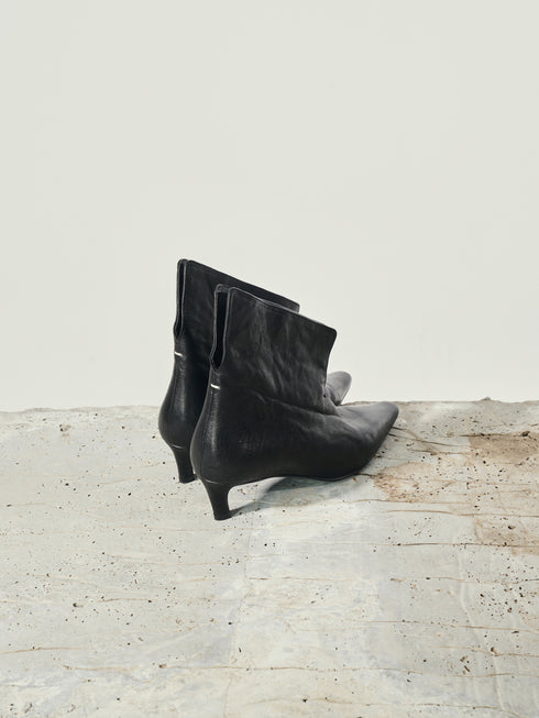 Yrsa V-Notch Boots
