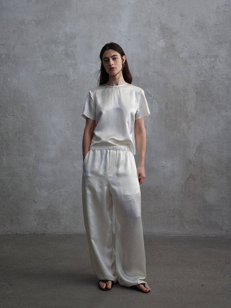 Top in raso con laccetti da annodare sul retro