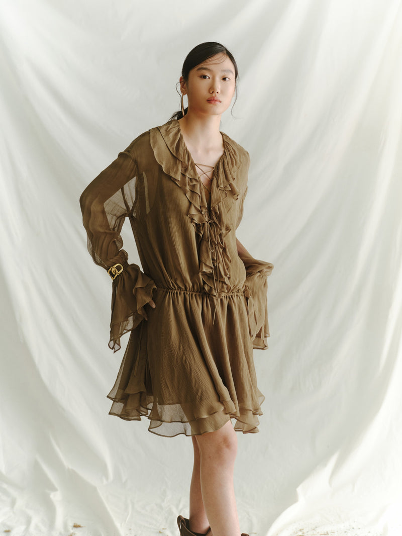 Robe en voile à volants terre d’ombre