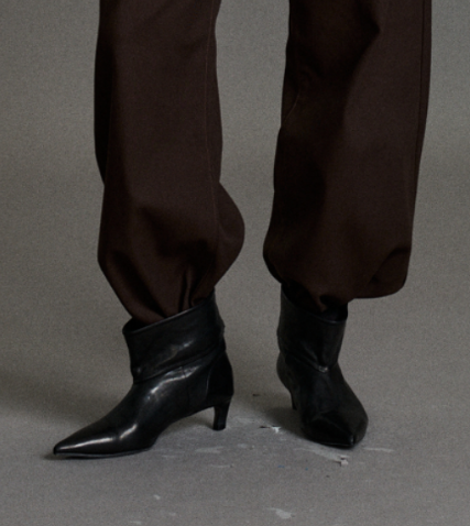Asta Stiefel mit spitzer Zehenpartie