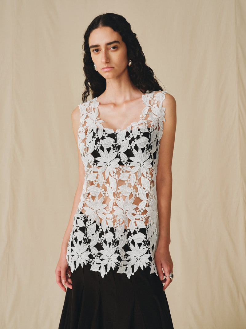 Top con aplique floral Nocturne