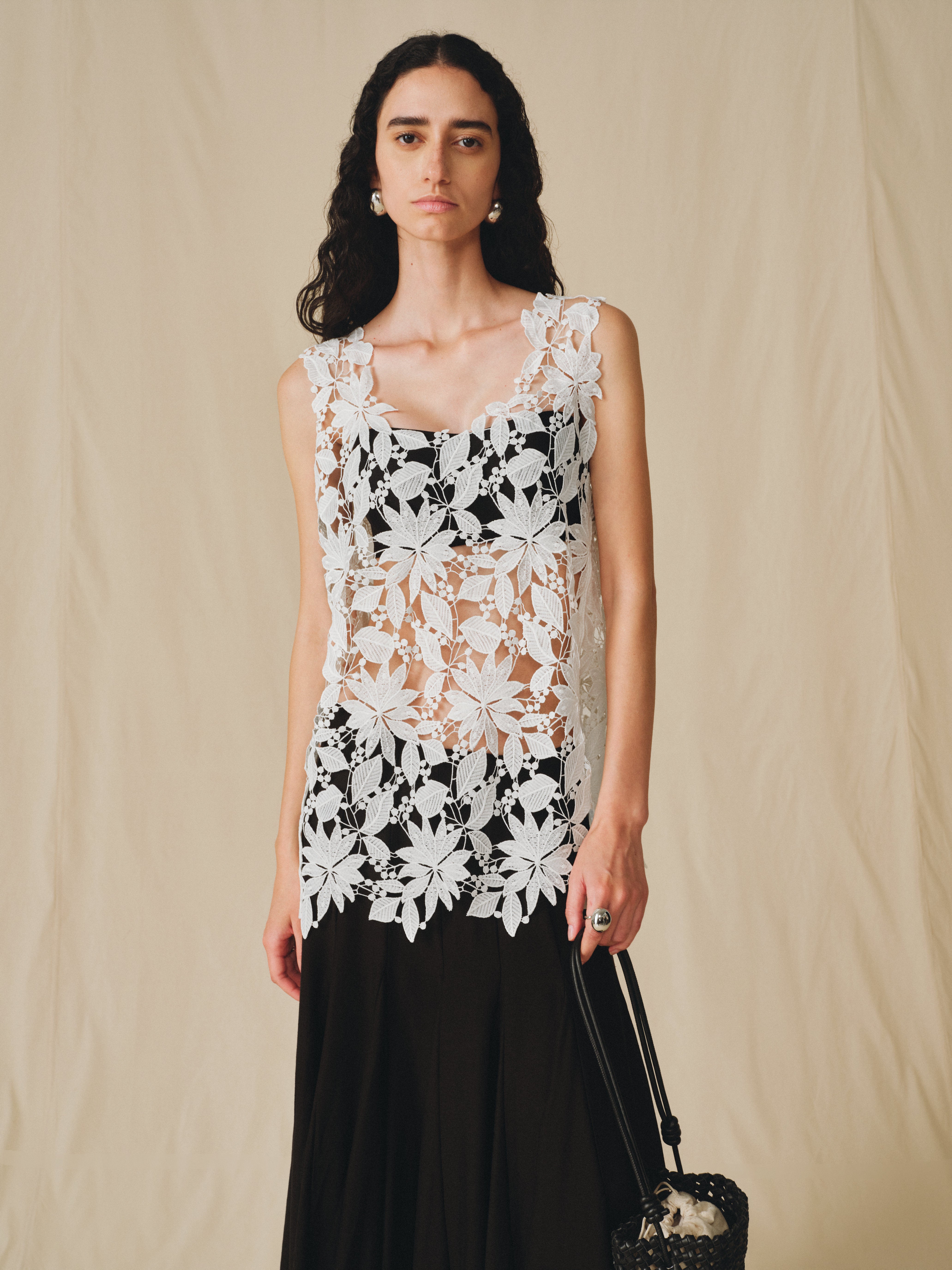 Nocturne Floral Appliqué Top – hemi blurr