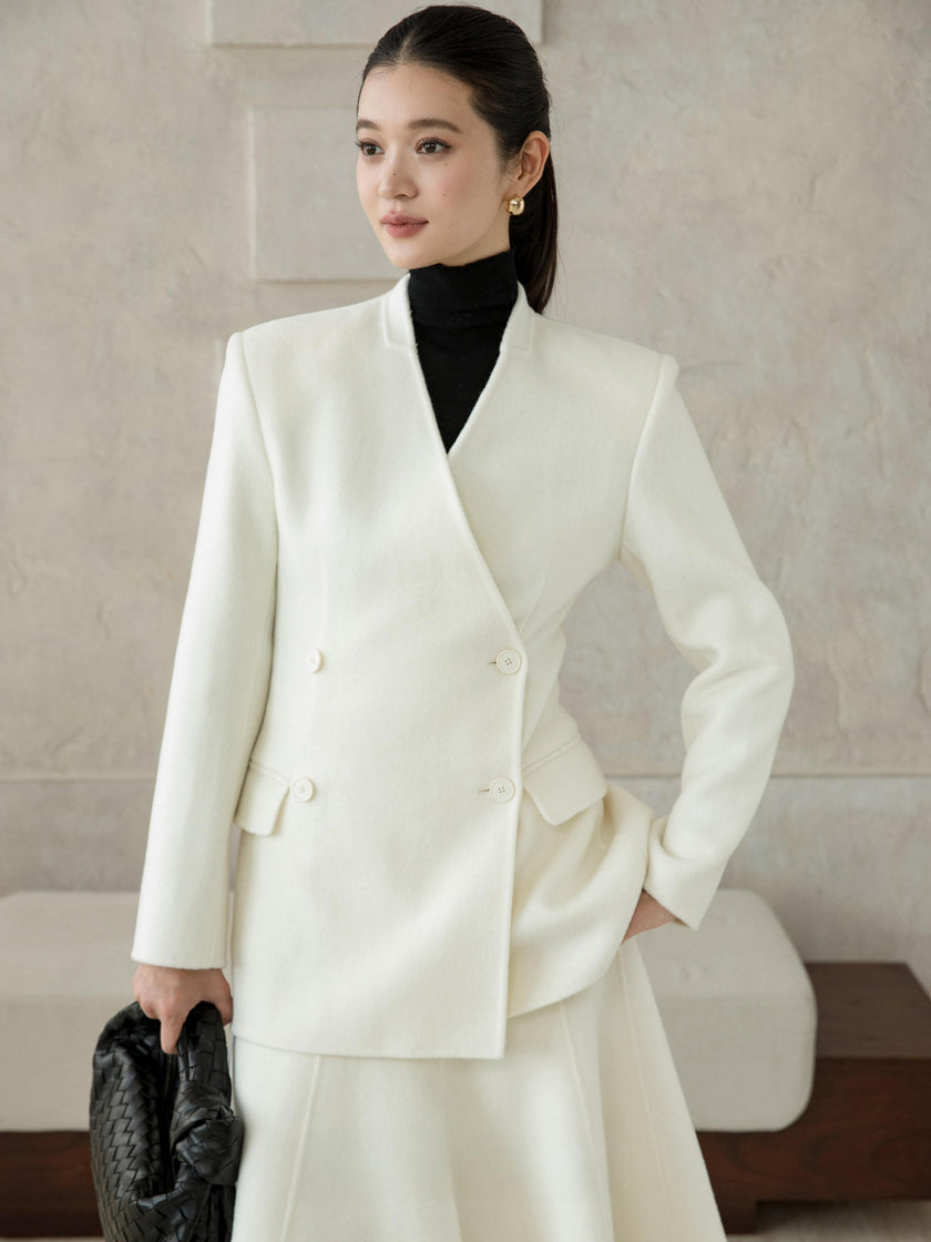 Veste et jupe en laine à col en V