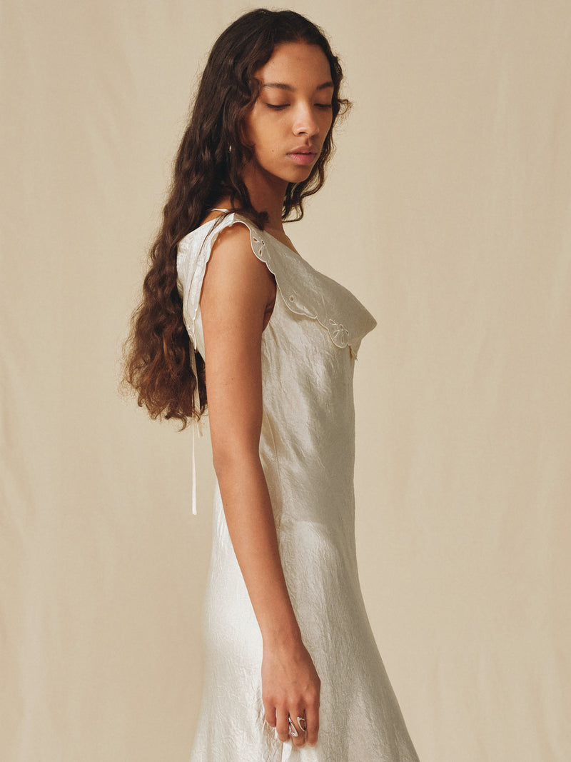 Fjord-Kleid mit Wellenkante und Drapierung