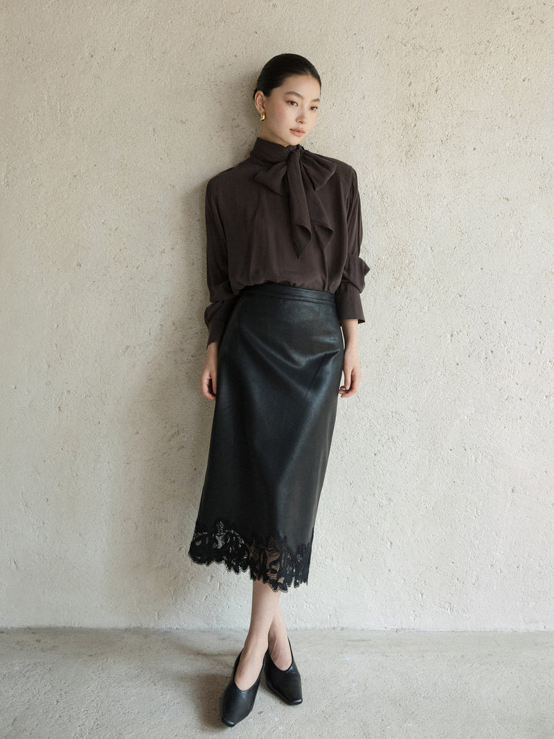 Serein Scarf-Collar Blouse