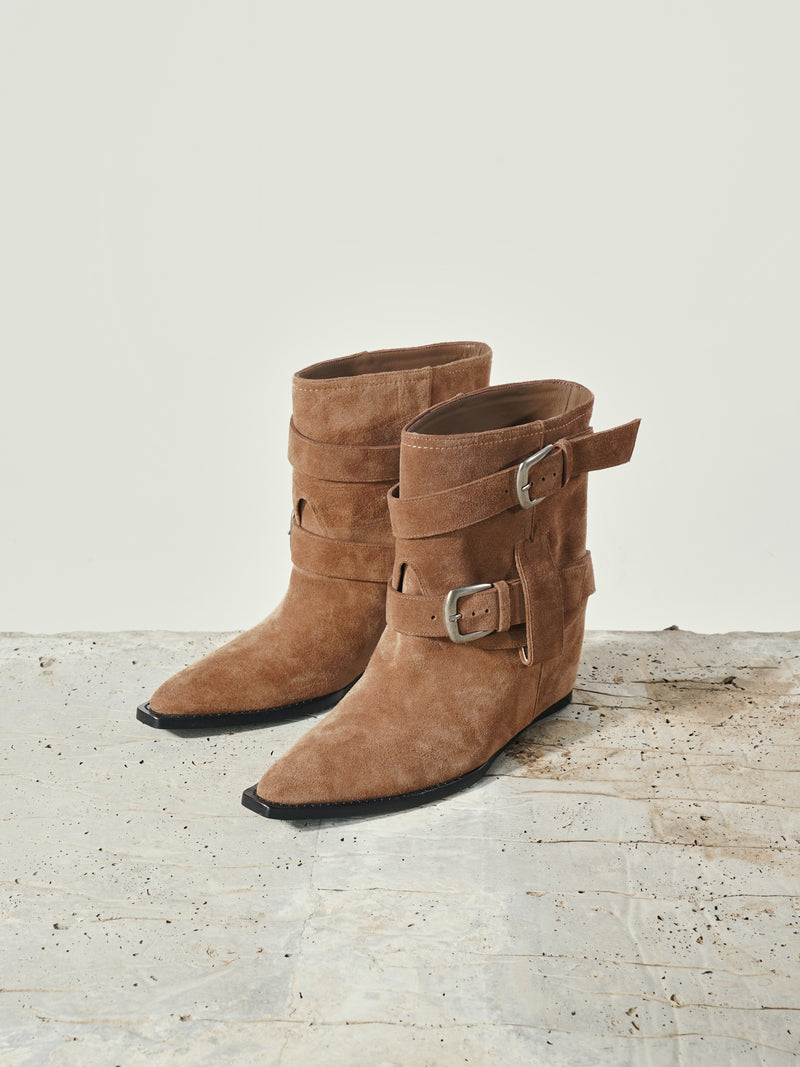 Solveig Stiefel mit Schnallen