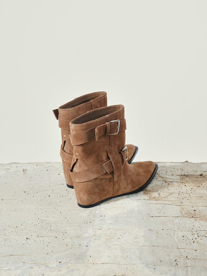 Solveig Stiefel mit Schnallen