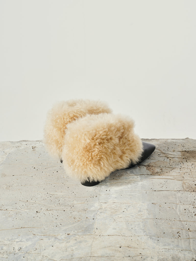 Lovisa Shearling-Stiefel