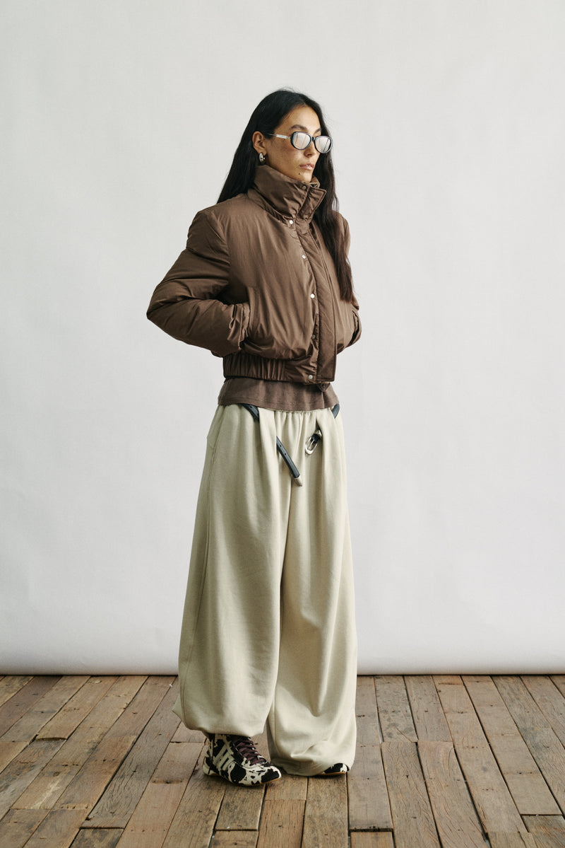 Pantalon Ample Ceinturé à Effet Brillant